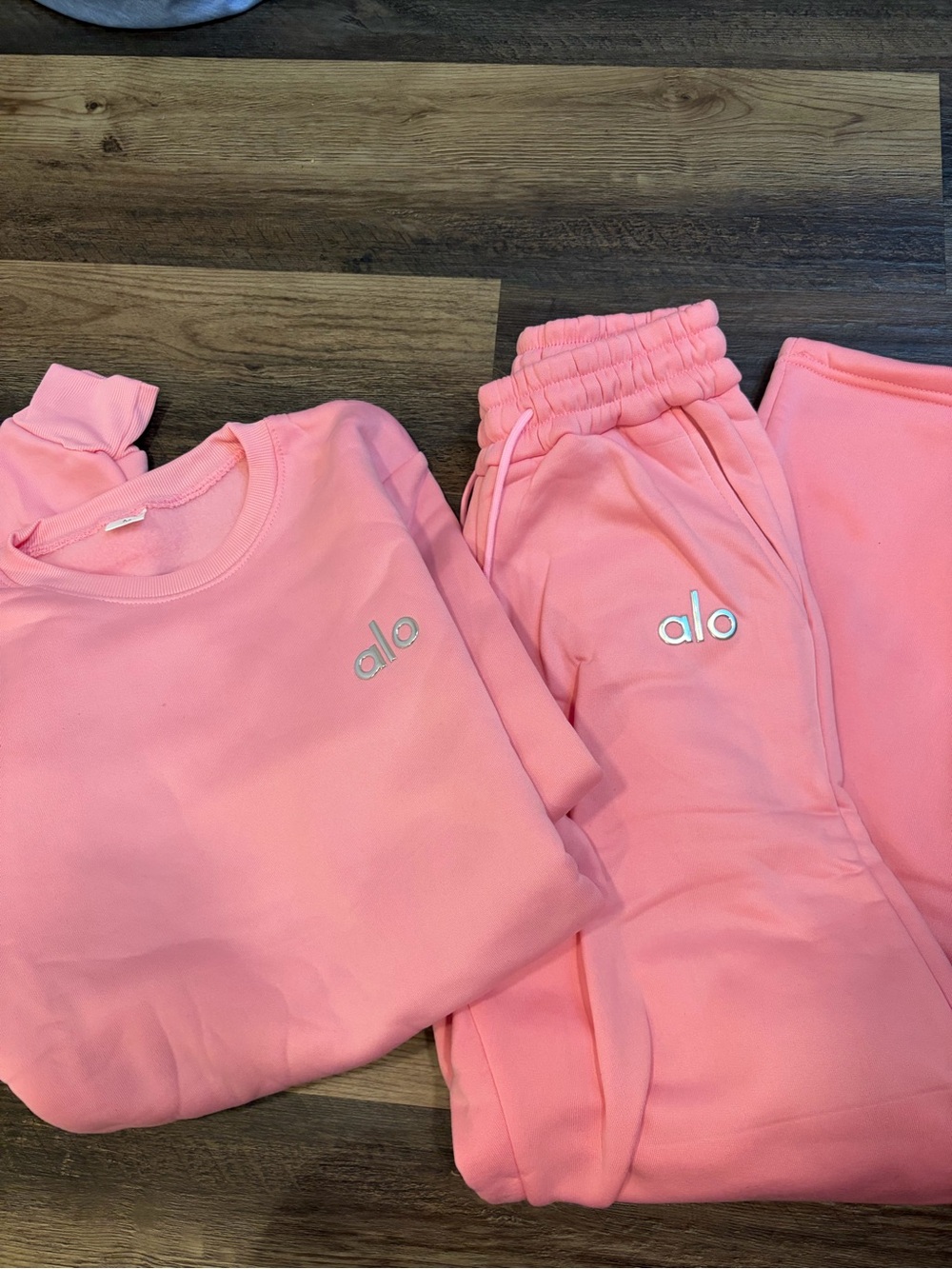 ALO Yoga Pink